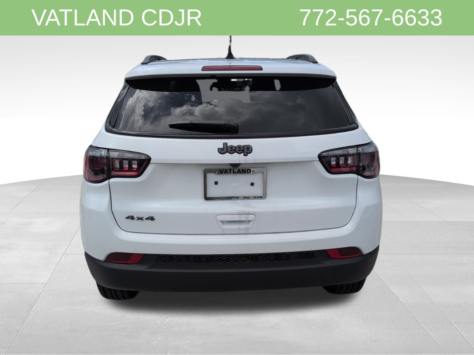 2025 Jeep Compass Latitude photo 3