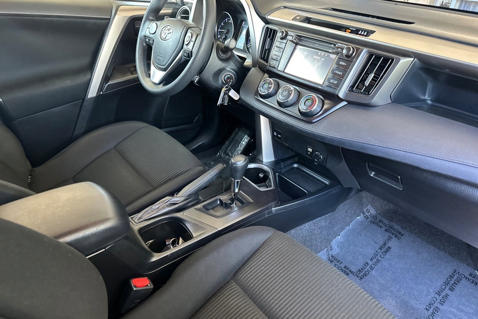 2017 Toyota RAV4 LE photo 16