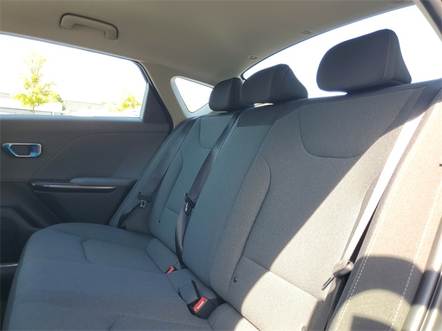 2025 Kia K4 LXS photo 8