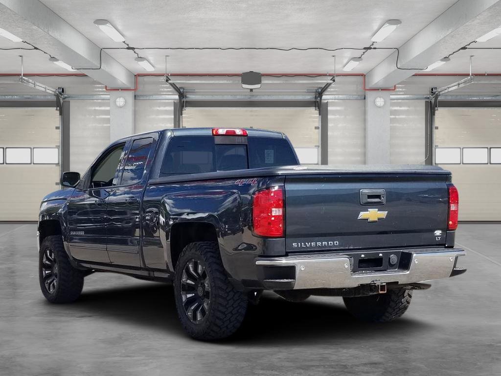 2017 Chevrolet Silverado 1500 LT photo 5