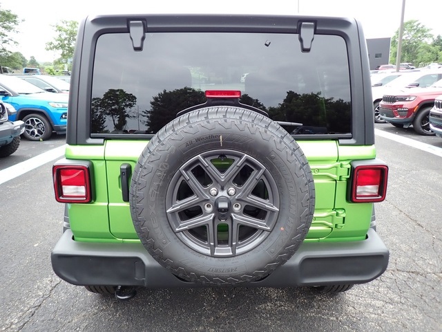 2025 Jeep Wrangler Sport S photo 4