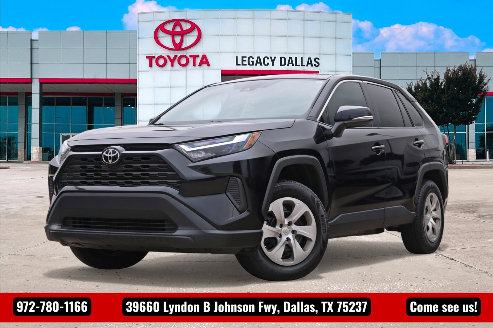 2023 Toyota RAV4 LE's photo