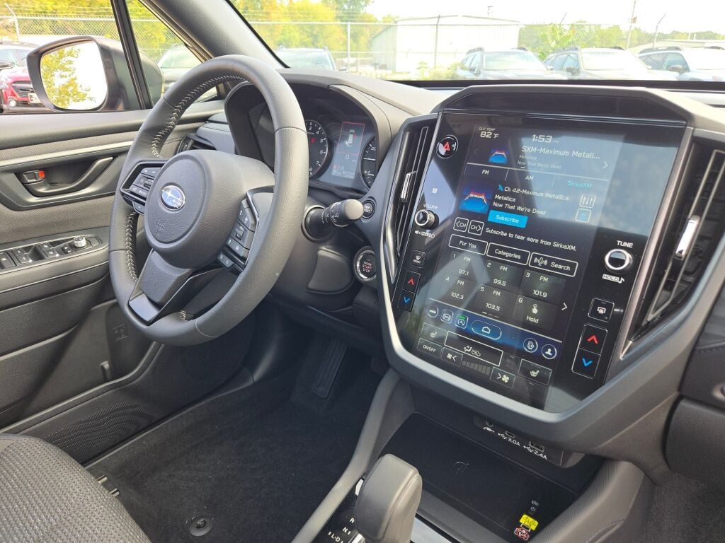 2025 Subaru Forester Premium photo 4