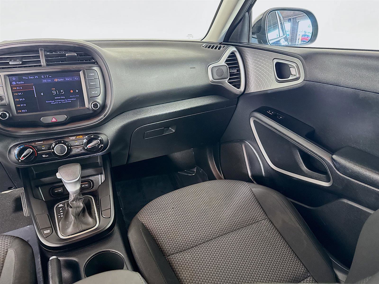 2022 Kia Soul LX photo 18