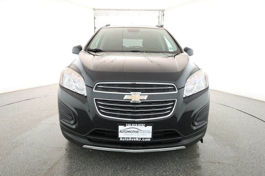 2016 Chevrolet Trax LT photo 2