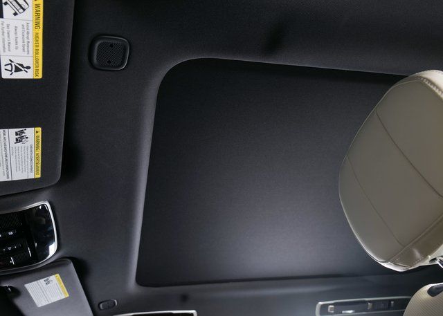 2023 Land Rover Range Rover SE photo 24