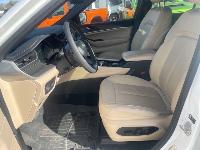 2023 Jeep Grand Cherokee Limited photo 4