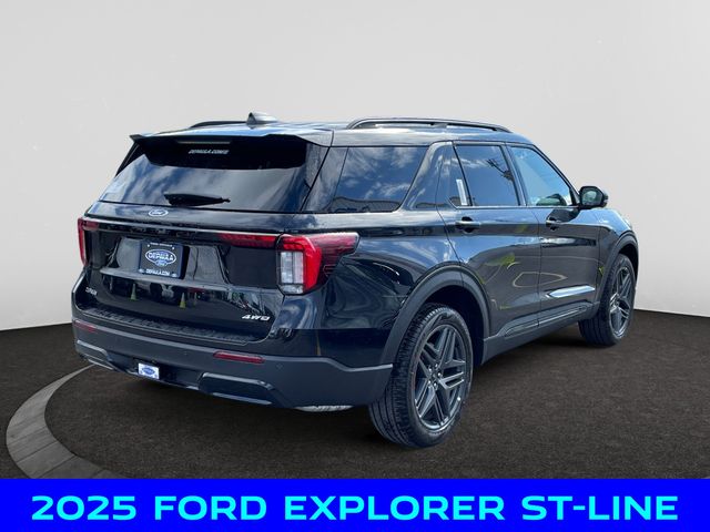 2025 Ford Explorer ST-Line photo 2