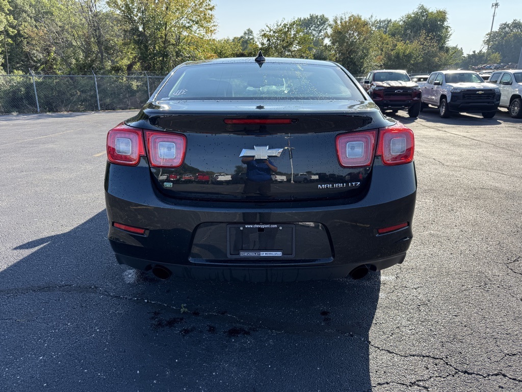 2015 Chevrolet Malibu LTZ photo 3