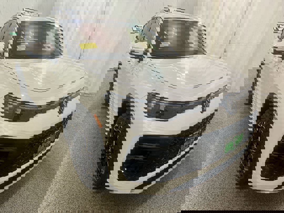 2026 Volkswagen Tiguan SEL R-LINE TURBO's photo