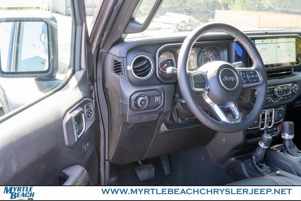2025 Jeep Wrangler Sahara photo 16