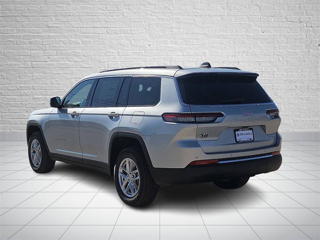 2025 Jeep Grand Cherokee Laredo photo 3