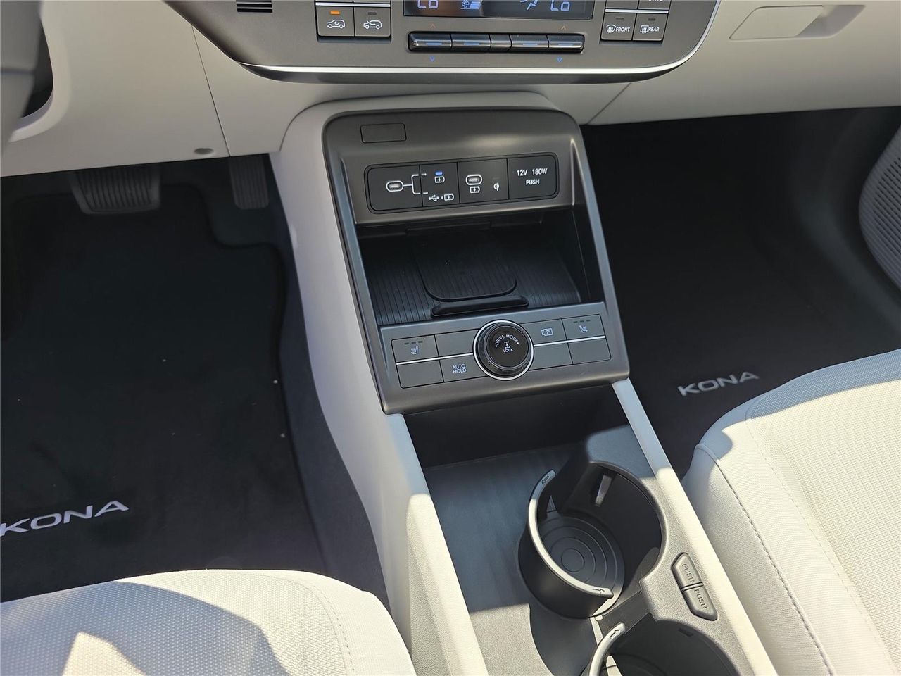 2025 Hyundai Kona SEL photo 16