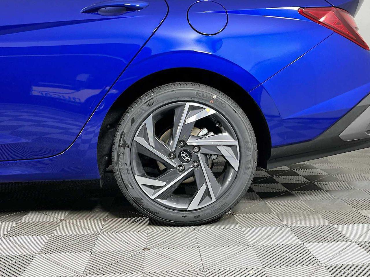 2025 Hyundai Elantra SEL Sport photo 17