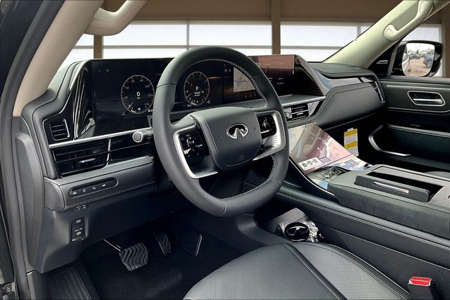 2026 Infiniti QX80 Luxe photo 7