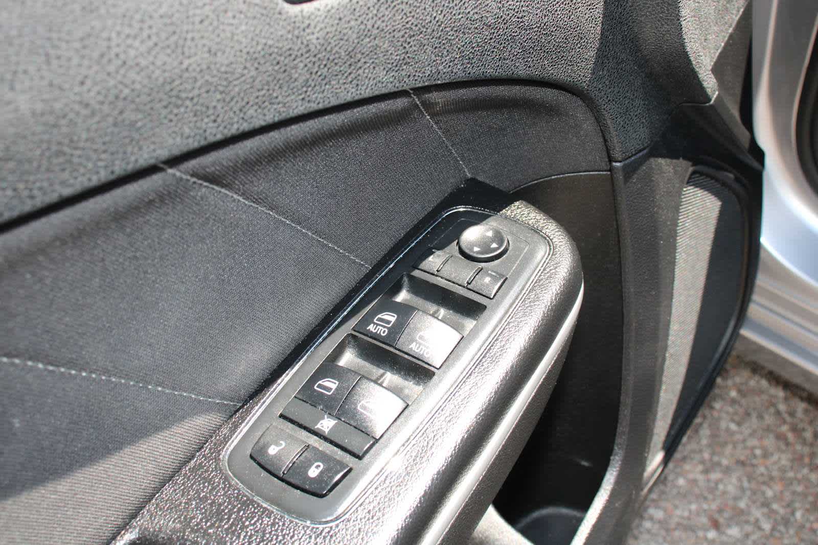 2018 Dodge Charger SXT Plus photo 11