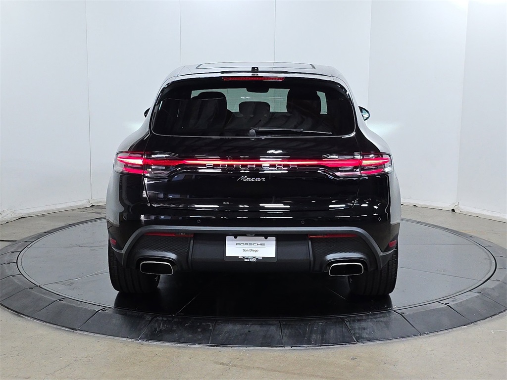 2026 Porsche Macan T photo 8