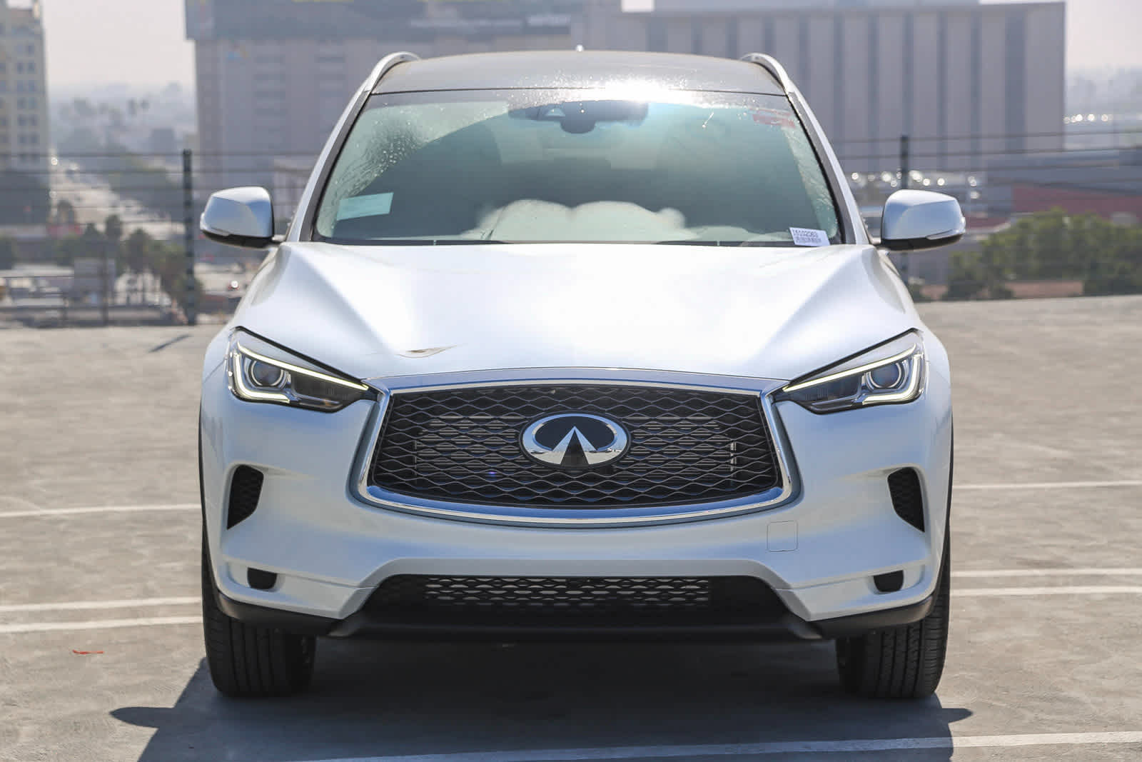 2025 Infiniti QX50 Luxe AWD photo 2