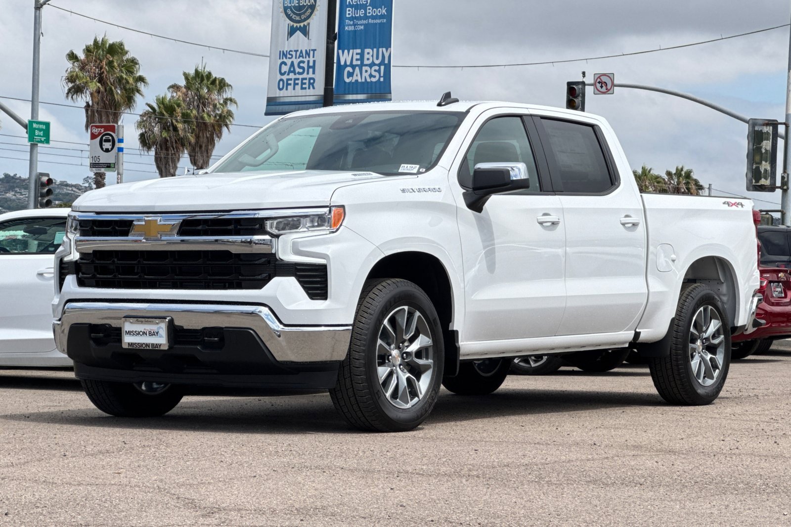 2025 Chevrolet Silverado LT photo 8