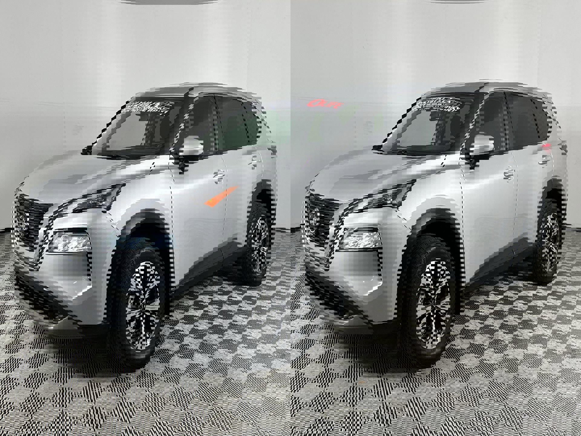 2023 Nissan Rogue SV photo 3