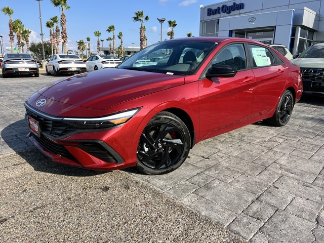 2026 Hyundai Elantra SEL Sport photo 3