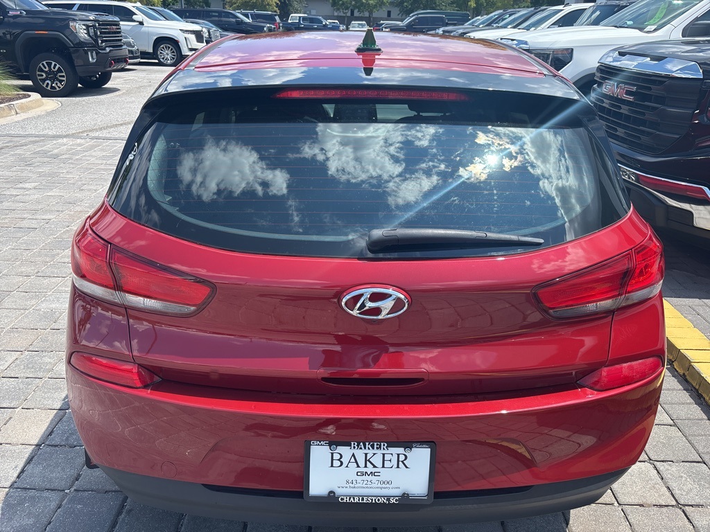 2018 Hyundai Elantra GT Base photo 3
