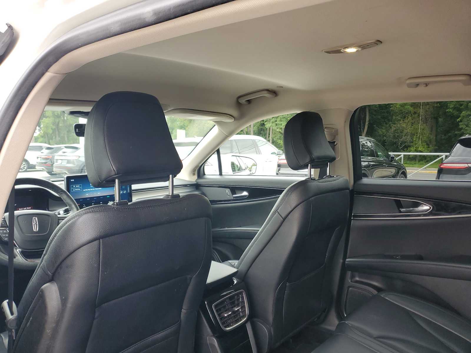 2022 Lincoln Nautilus Standard photo 11