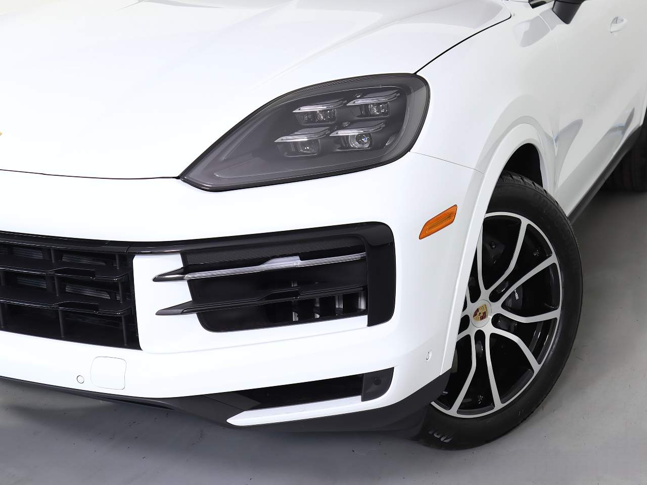 2025 Porsche Cayenne Coupe photo 12