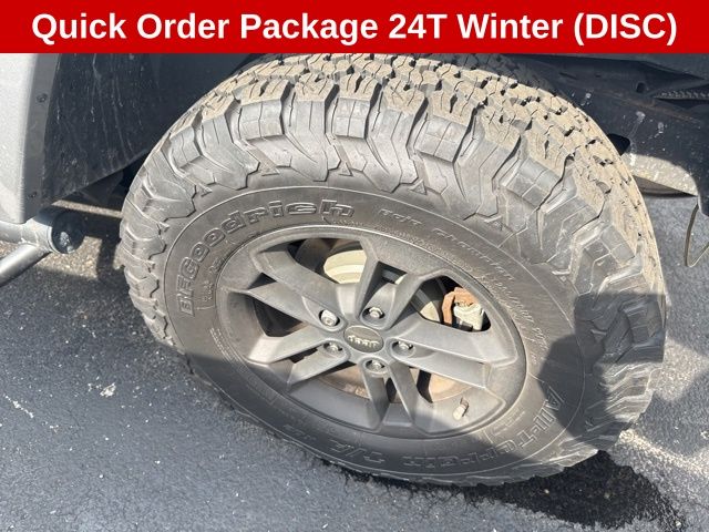 2017 Jeep Wrangler Unlimited Sahara photo 2
