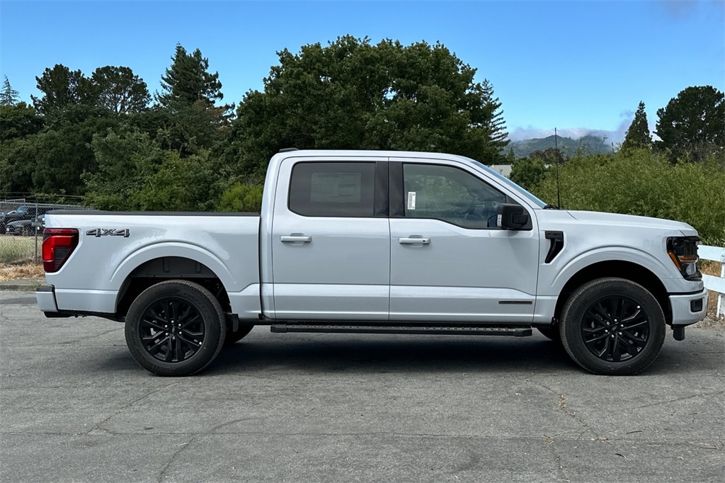 2025 Ford F-150 XLT photo 2