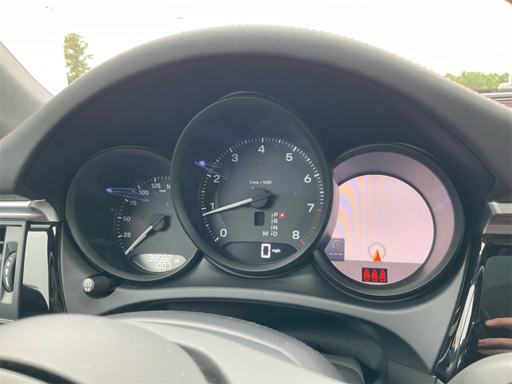 2023 Porsche Macan Base photo 16