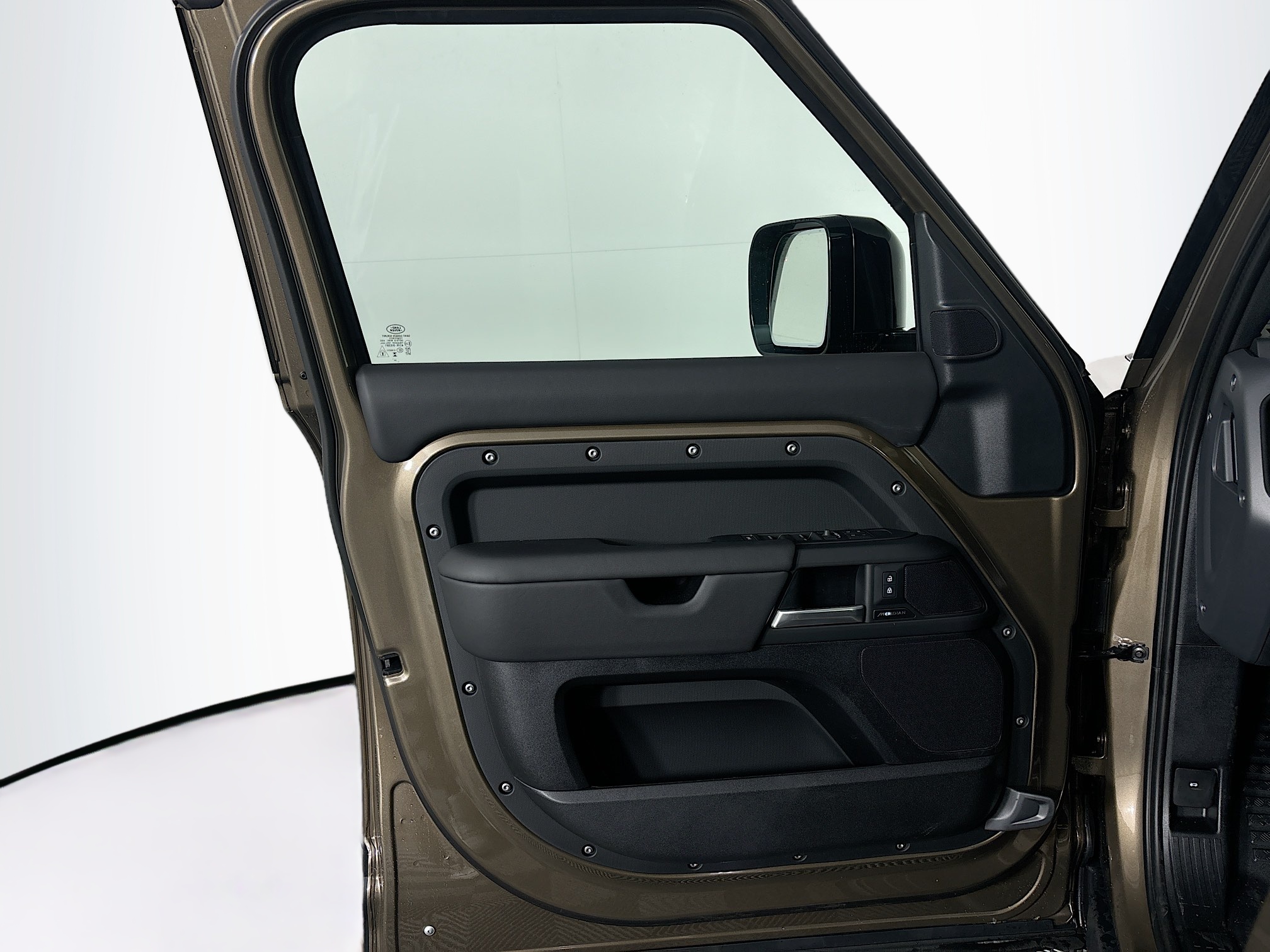 2025 Land Rover Defender 130 S photo 11