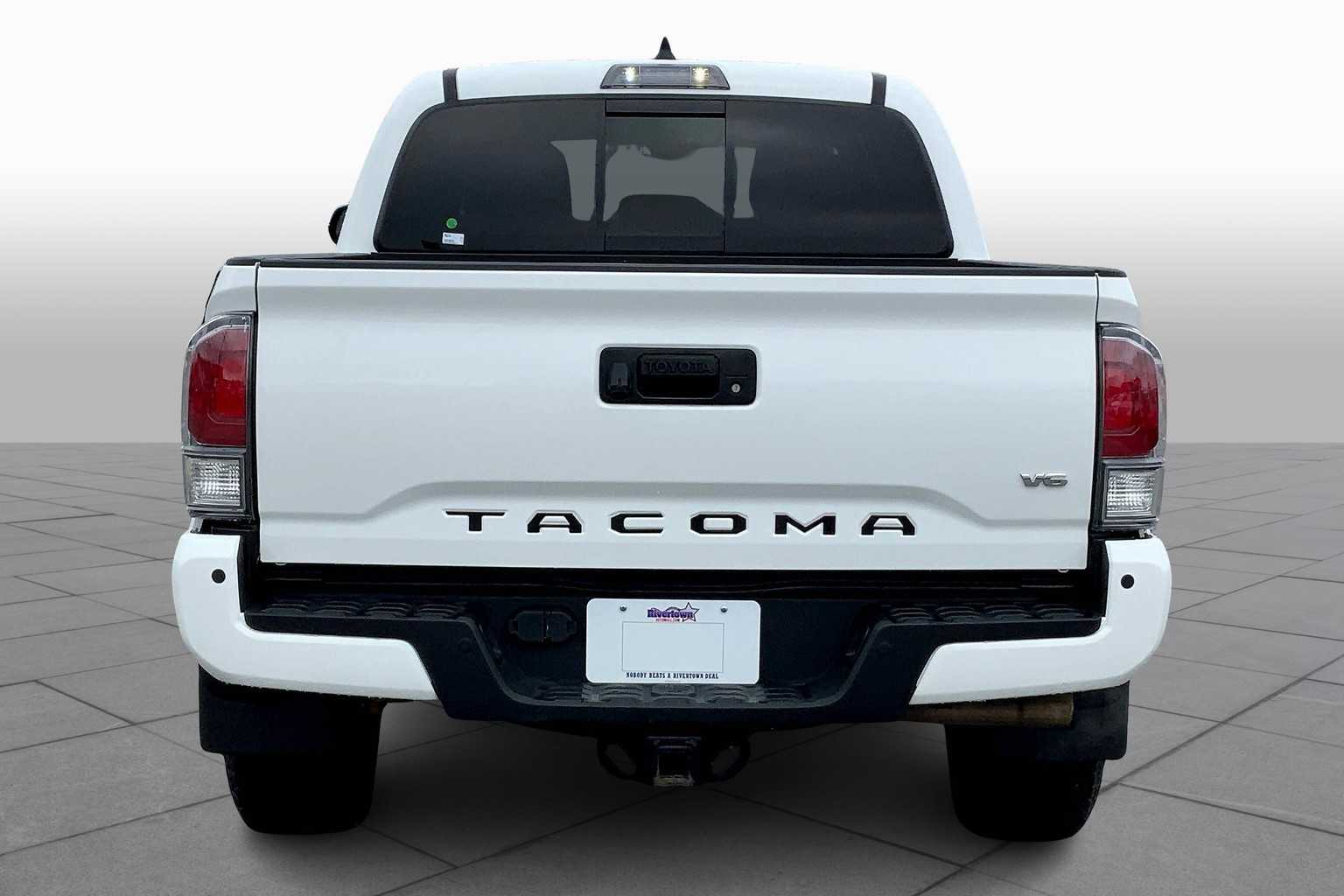 2023 Toyota Tacoma TRD photo 4