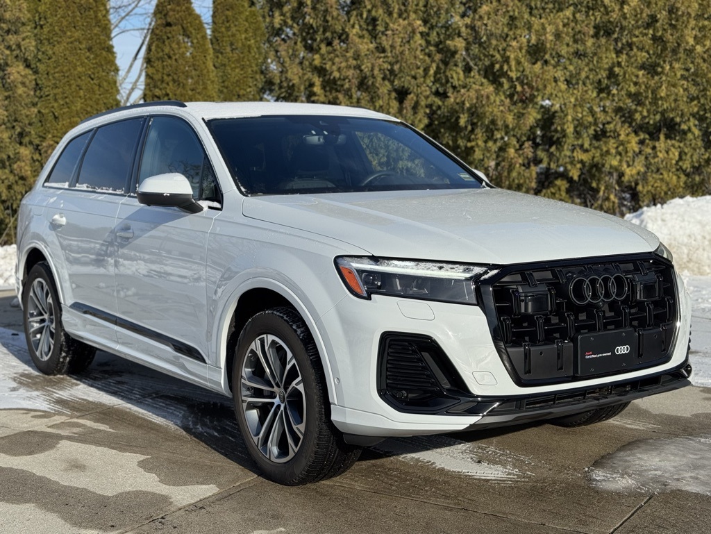 2025 Audi Q7 Premium's photo