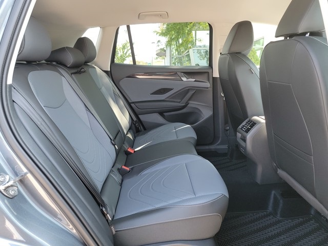 2025 Volkswagen Tiguan SE photo 12
