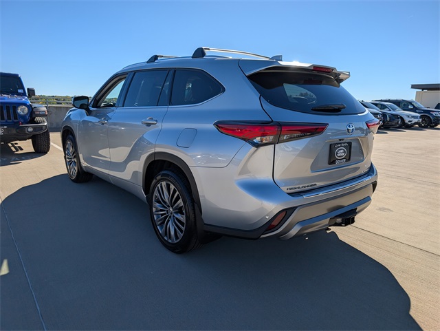 2022 Toyota Highlander Hybrid Platinum photo 4