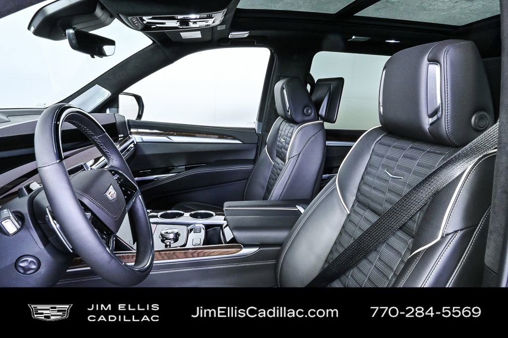 2025 Cadillac Escalade ESV Sport Platinum photo 4