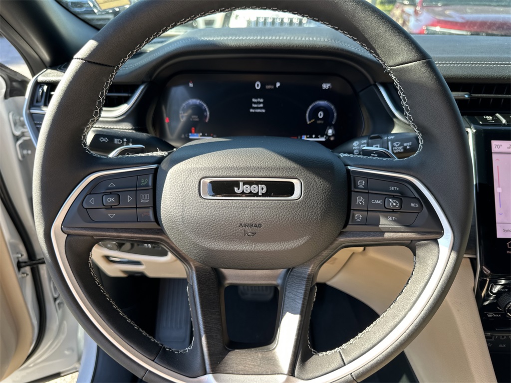 2025 Jeep Grand Cherokee Limited photo 28