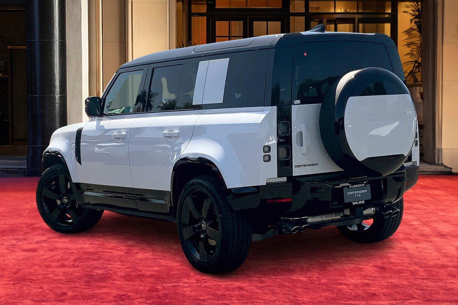 2025 Land Rover Defender 110 V8 photo 3