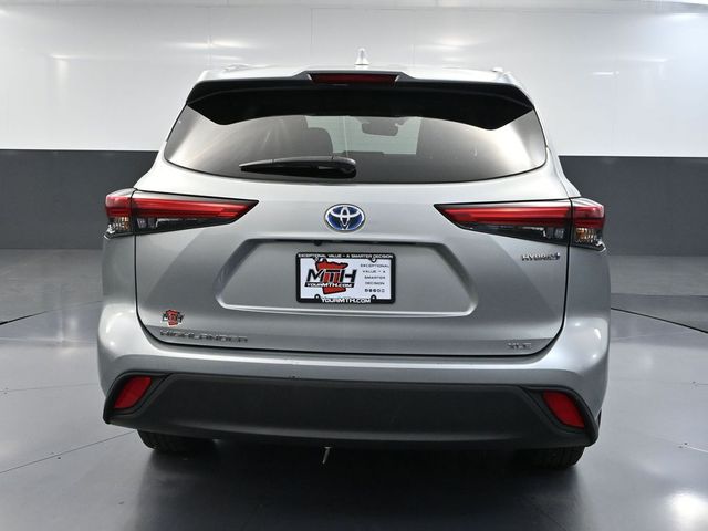 2021 Toyota Highlander Hybrid XLE photo 4