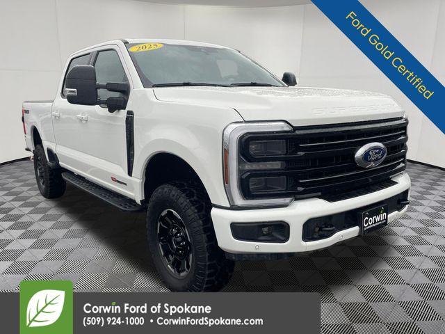 2025 Ford F-350 Super Duty Platinum's photo