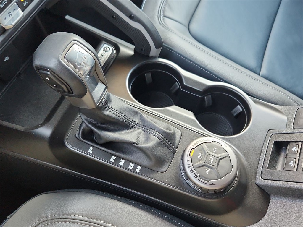 2023 Ford Bronco Outer Banks photo 16