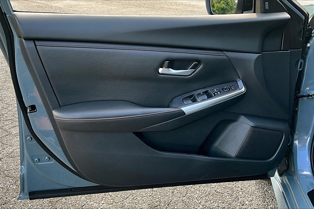 2024 Nissan Sentra SR photo 19