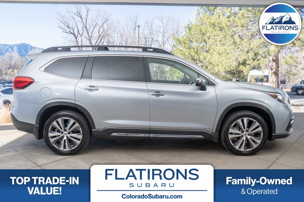 2022 Subaru Ascent Touring's photo