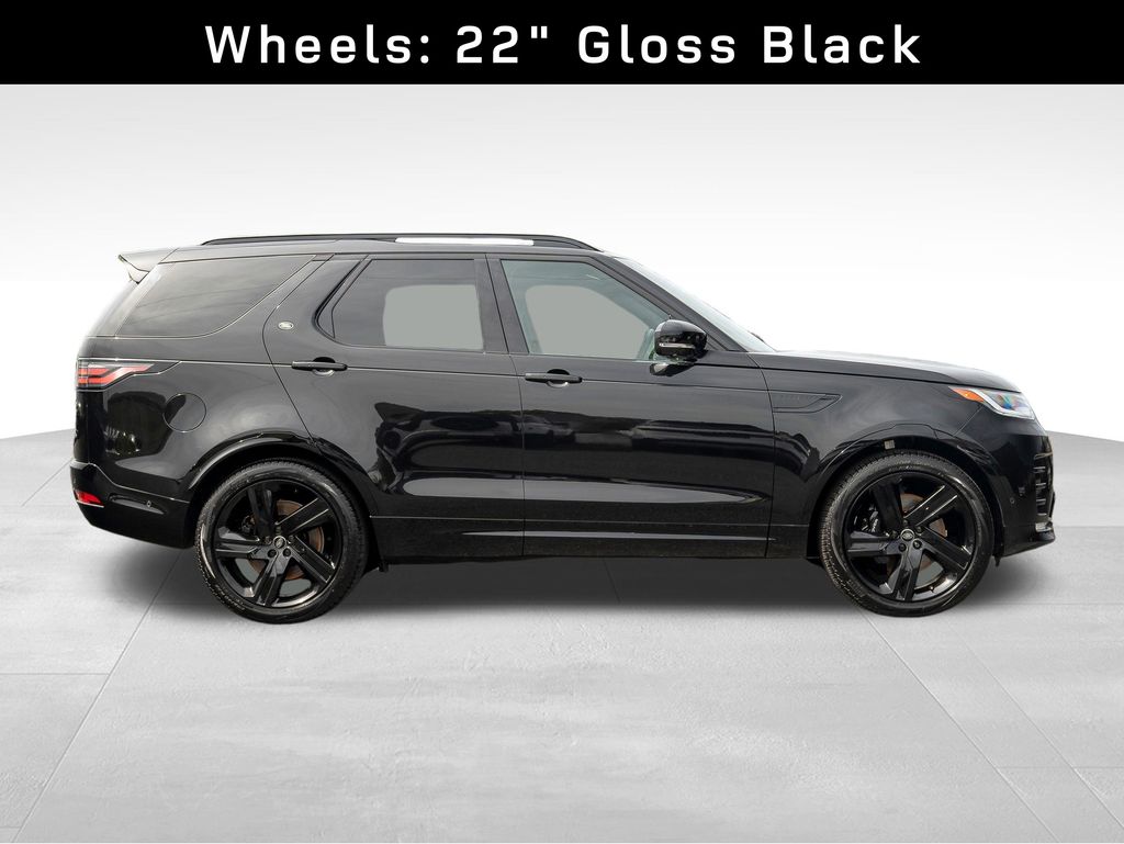 2024 Land Rover Discovery Metropolitan Edition photo 6