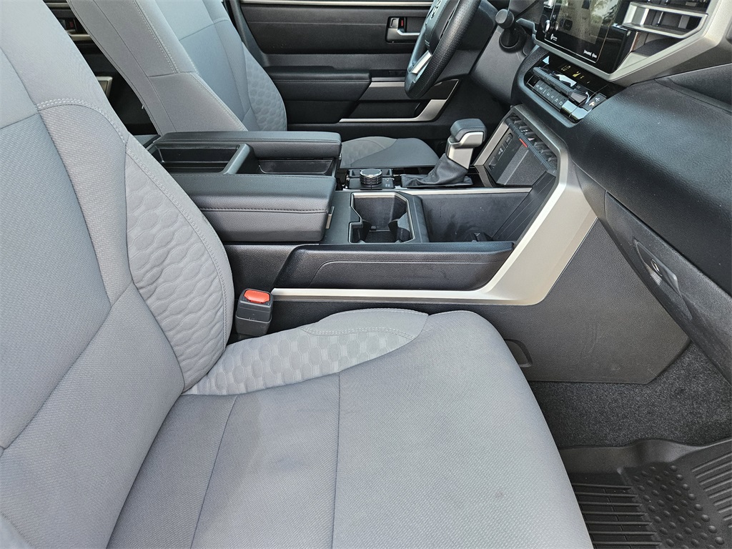 2024 Toyota Tundra SR5 CrewMax photo 5