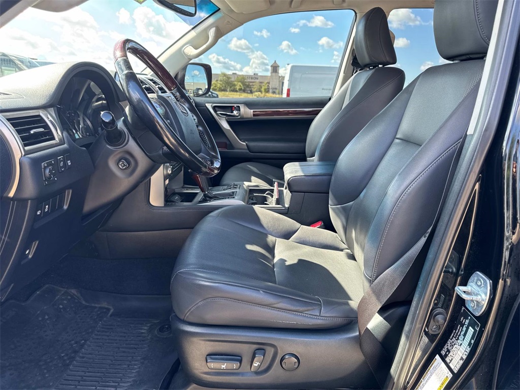 2019 Lexus GX 460 photo 16