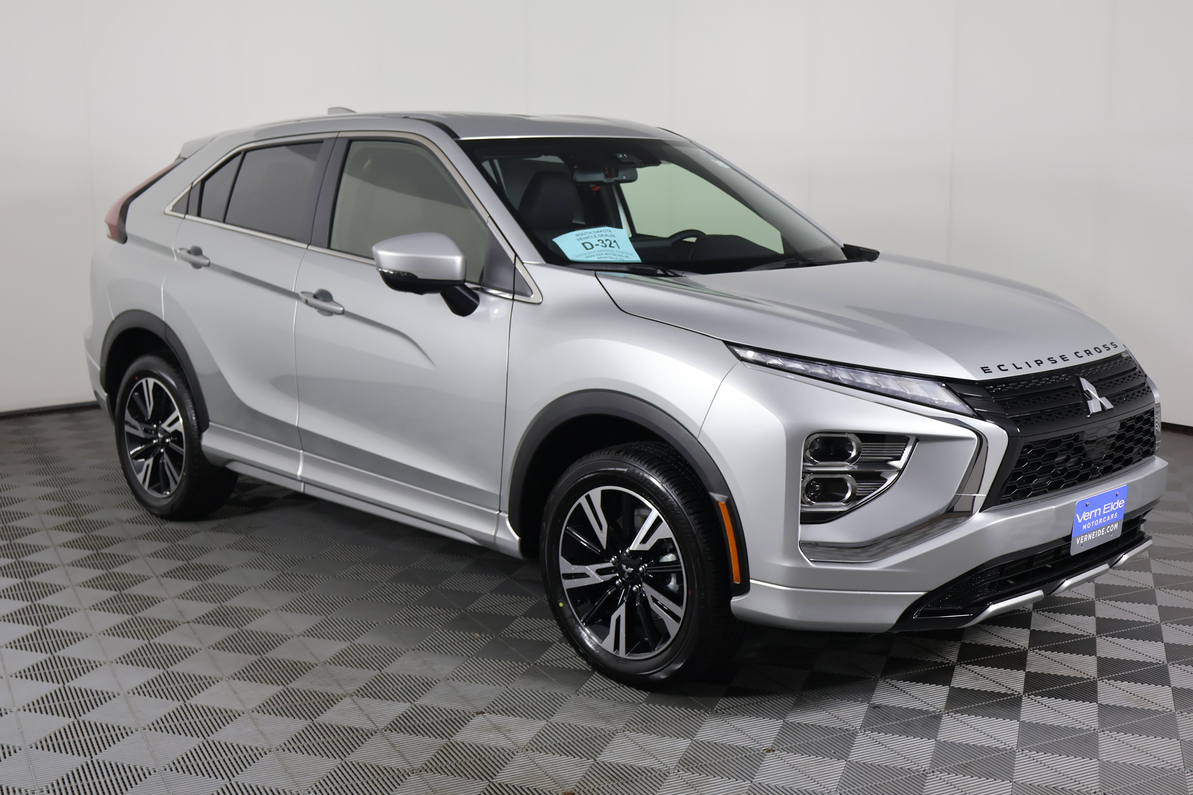 2025 Mitsubishi Eclipse Cross SEL photo 4