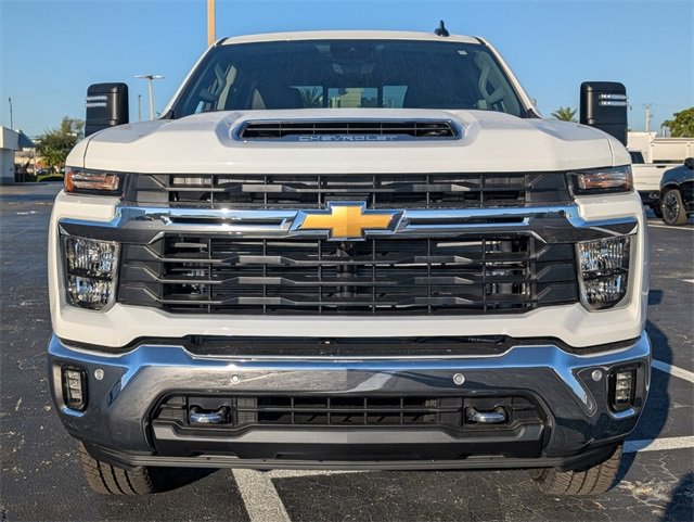 2026 Chevrolet Silverado 2500HD LT photo 2