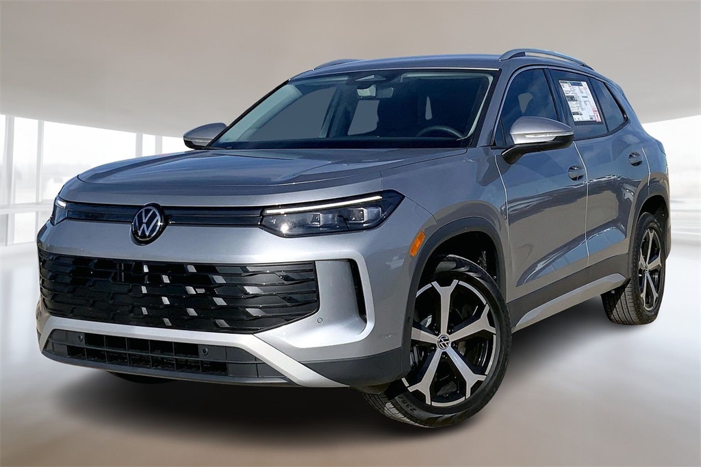 2026 Volkswagen Tiguan SE's photo